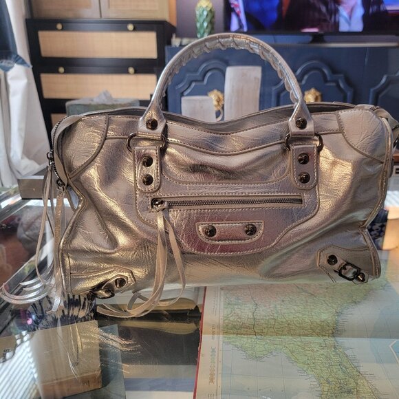 Amazon Silver Bag with Rivets - Picture 1 of 6